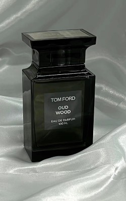 TOM FORD OUD WOOD ✨ (ithal)