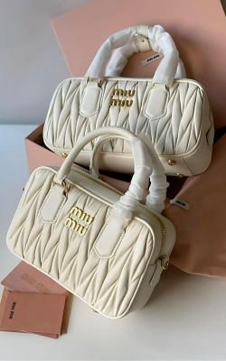 MIU MIU DERİ NAKIŞLI BEYAZ (ORTA BOY) ✨