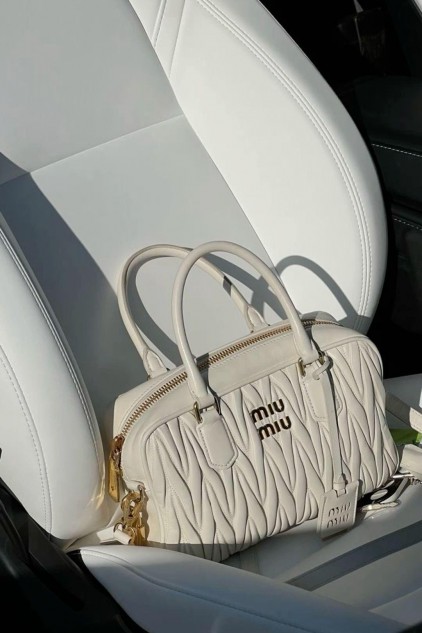 MIU MIU DERİ NAKIŞLI BEYAZ (ORTA BOY) ✨