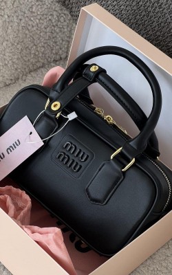 MIU MIU DERİ SİYAH (ORTA BOY) ✨