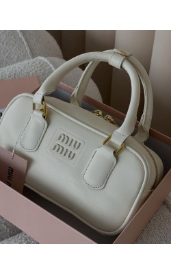 MIU MIU DERİ BEYAZ (ORTA BOY) ✨