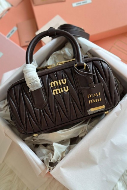 MIU MIU DERİ NAKIŞLI SİYAH (ORTA BOY) ✨