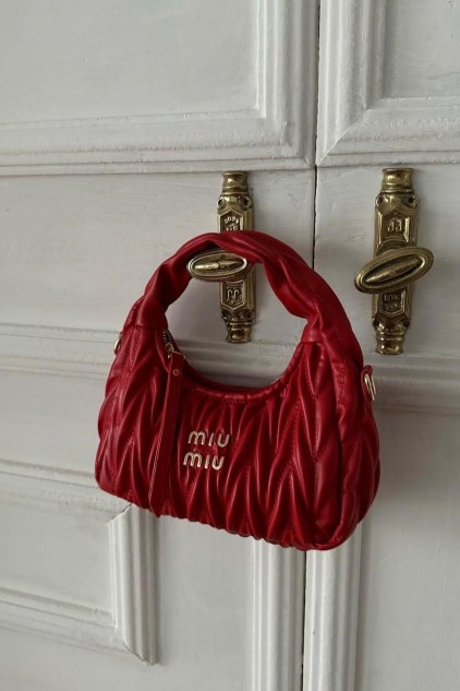 MIU MIU DERİ YUVARLAK KIRMIZI ✨