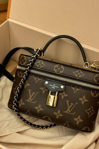 LOUIS VUITTON KUTU  ✨