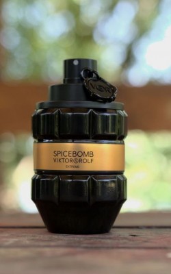 VICTOR ROLF SPICEBOMB EXTREME ✨(ithal)