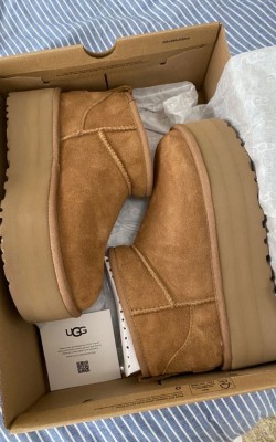 UGG PLATFOM TABA✨ (ithal)