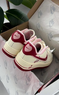 Nike Air Force 1 Valentine's Day Bej ✨ (ithal)