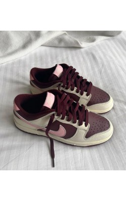Nike Dunk Valentine✨ (ithal)