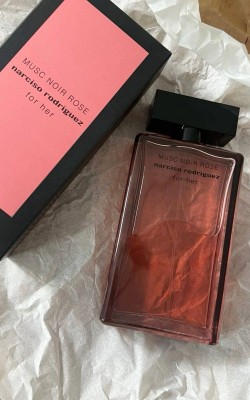 NARCISO RODRIGUEZ MUSC NOIR ROSE ✨(ithal)