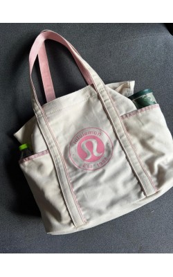 LULULEMON PEMBE ÇANTA ✨
