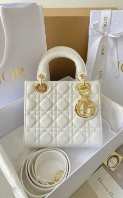 DIOR ÇANTA BEYAZ ✨