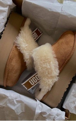 UGG FUNCETTE TABA ✨ (ithal)